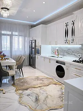 Satılır 3 otaqlı yeni tikili 130 m²
