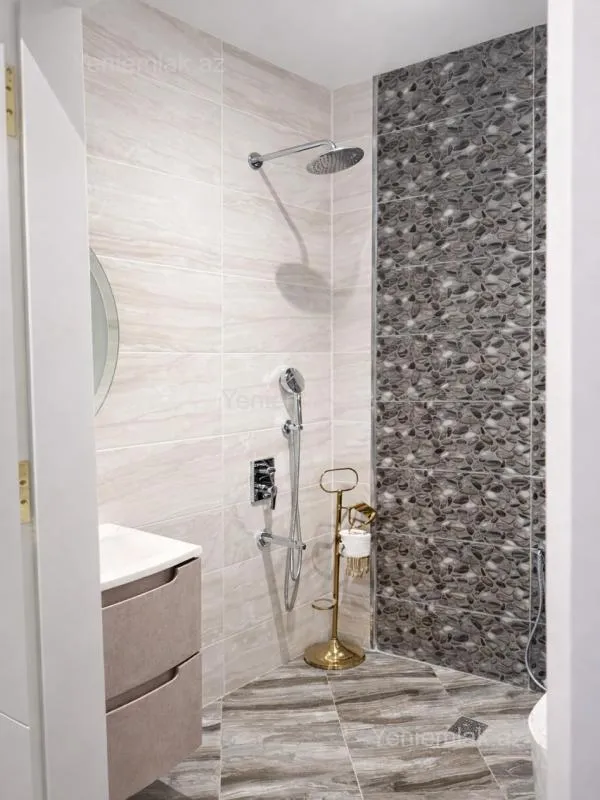 Satılır 3 otaqlı yeni tikili 130 m²