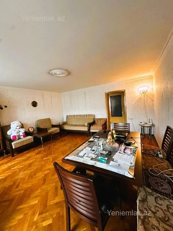 Satılır 3 otaqlı köhnə tikili 75 m²