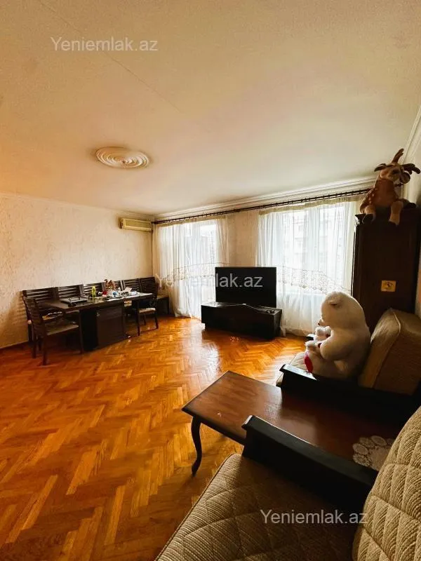 Satılır 3 otaqlı köhnə tikili 75 m²