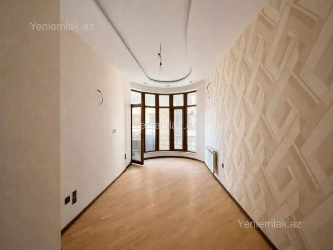 Satılır 3 otaqlı yeni tikili 160 m²