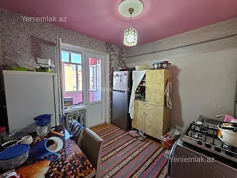 Satılır 3 otaqlı köhnə tikili 80 m²