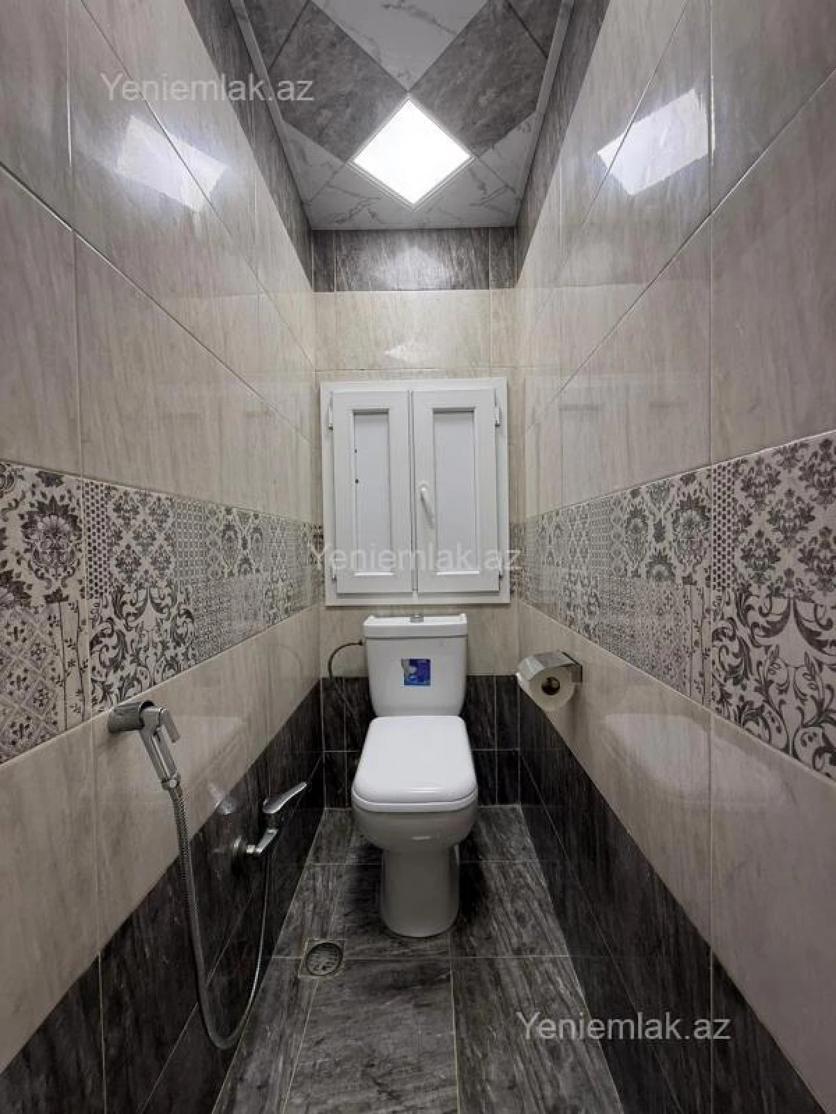 Satılır 2 otaqlı köhnə tikili 65 m²