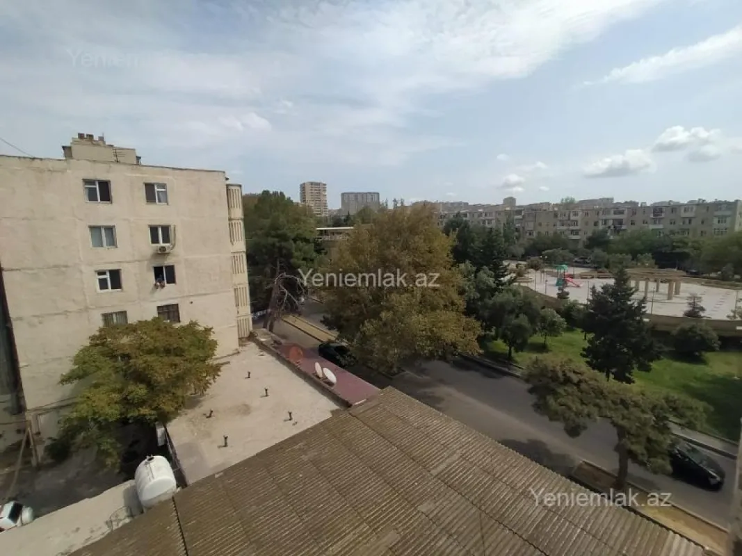 Satılır 2 otaqlı köhnə tikili 65 m²