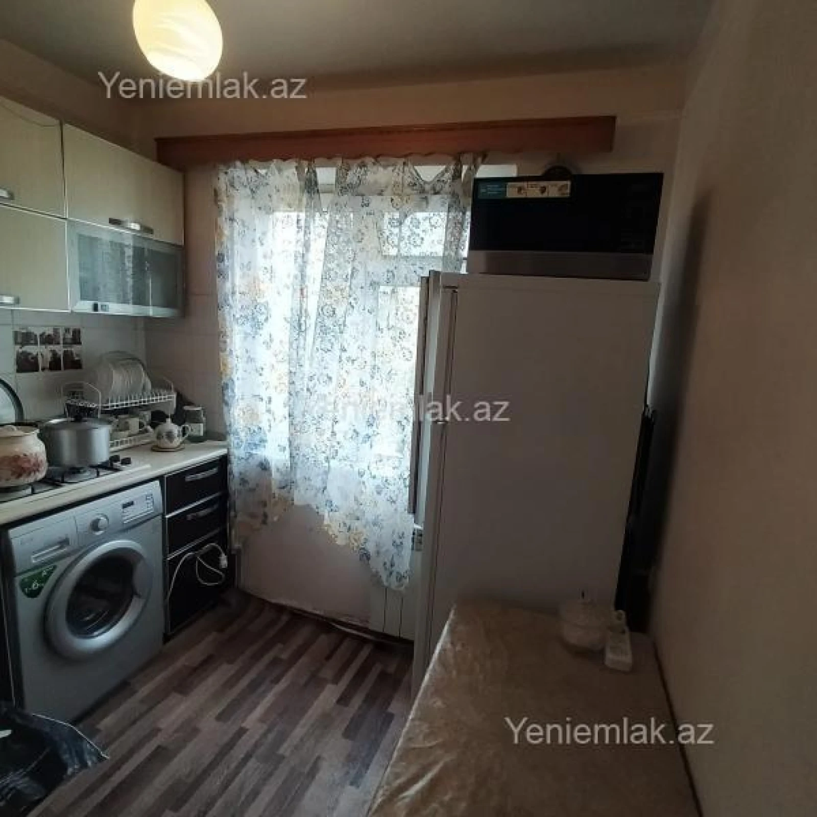 Satılır 2 otaqlı köhnə tikili 65 m²