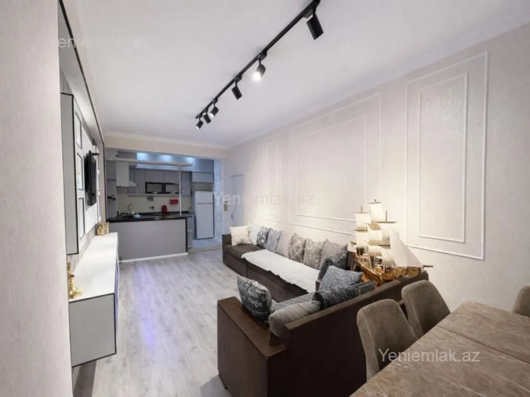 Satılır 3 otaqlı yeni tikili 80 m²