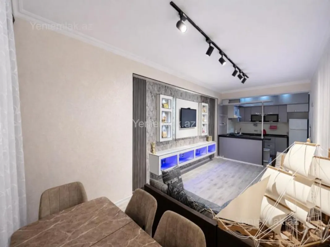 Satılır 3 otaqlı yeni tikili 80 m²