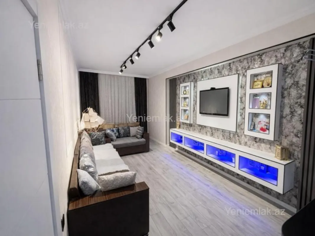 Satılır 3 otaqlı yeni tikili 80 m²