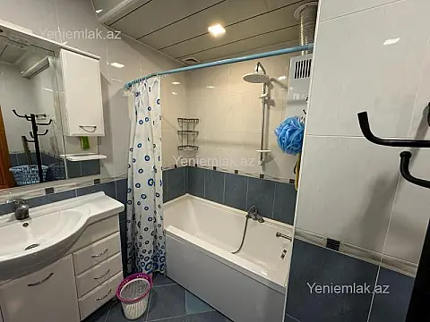 Satılır 3 otaqlı köhnə tikili 100 m²