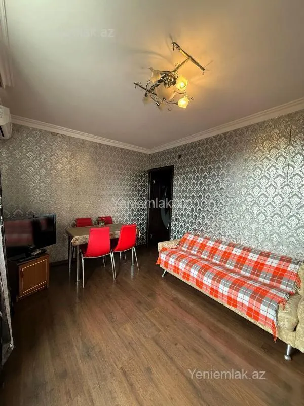 Satılır 2 otaqlı köhnə tikili 55 m²