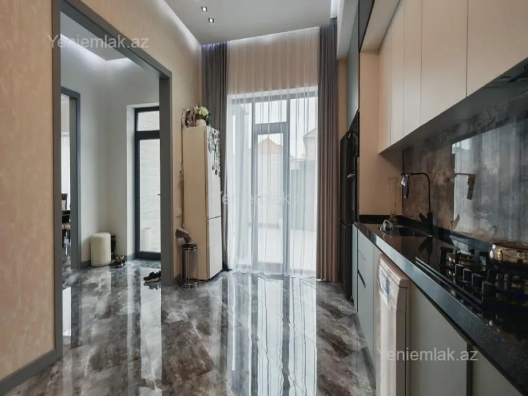 Satılır 4 otaqlı həyət evi 180 m²