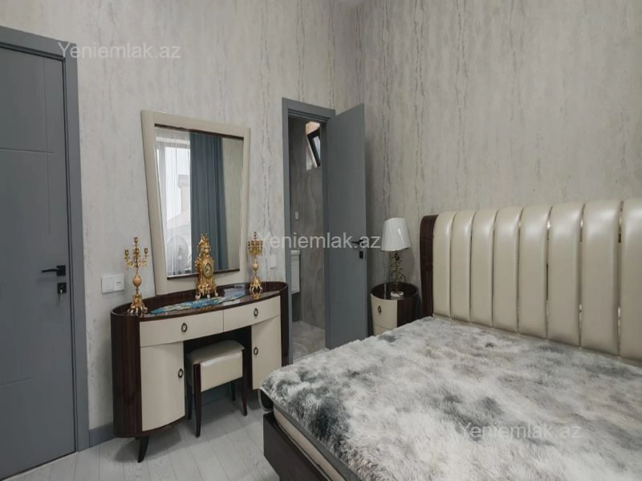Satılır 4 otaqlı həyət evi 180 m²
