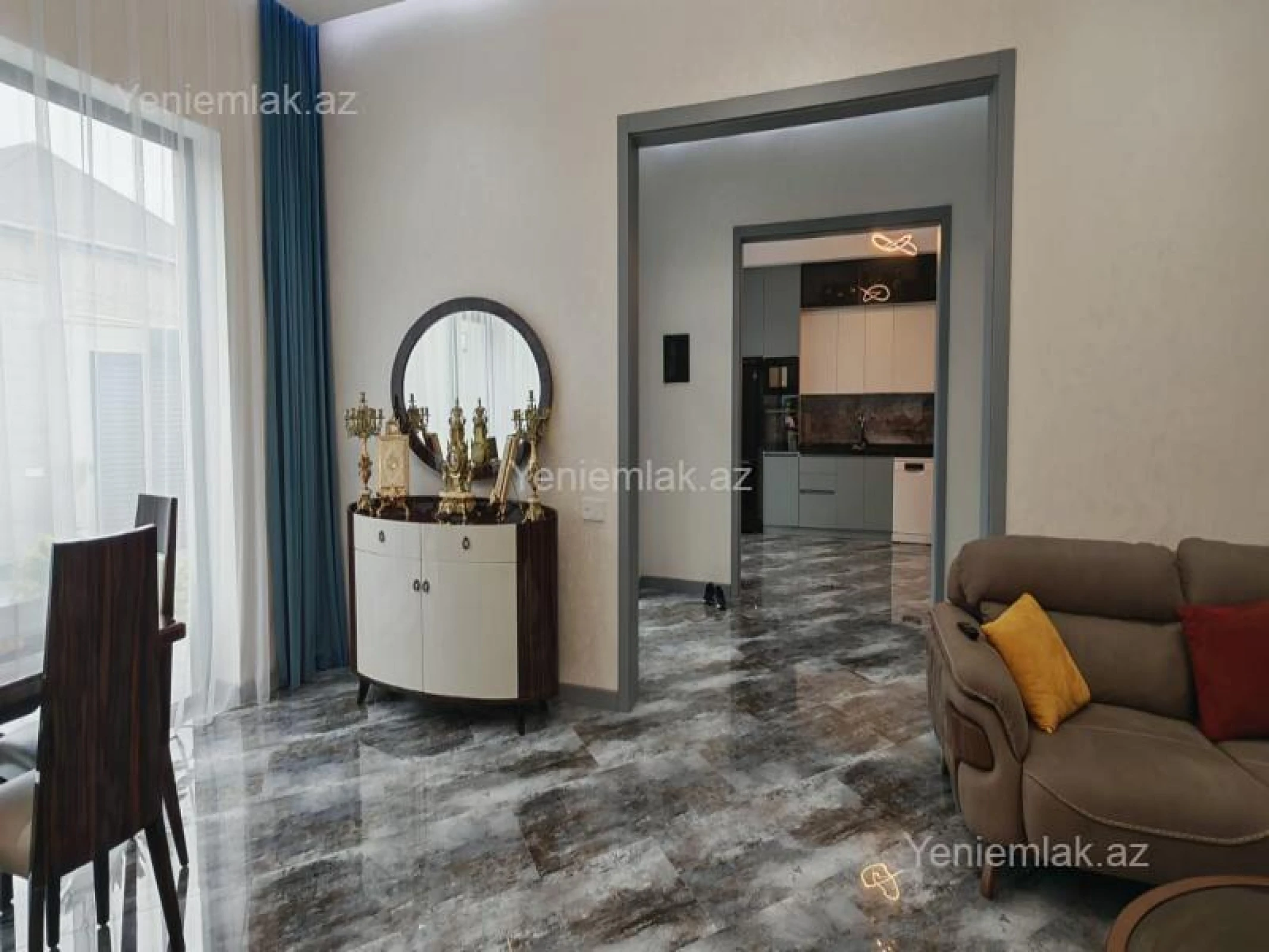 Satılır 4 otaqlı həyət evi 180 m²