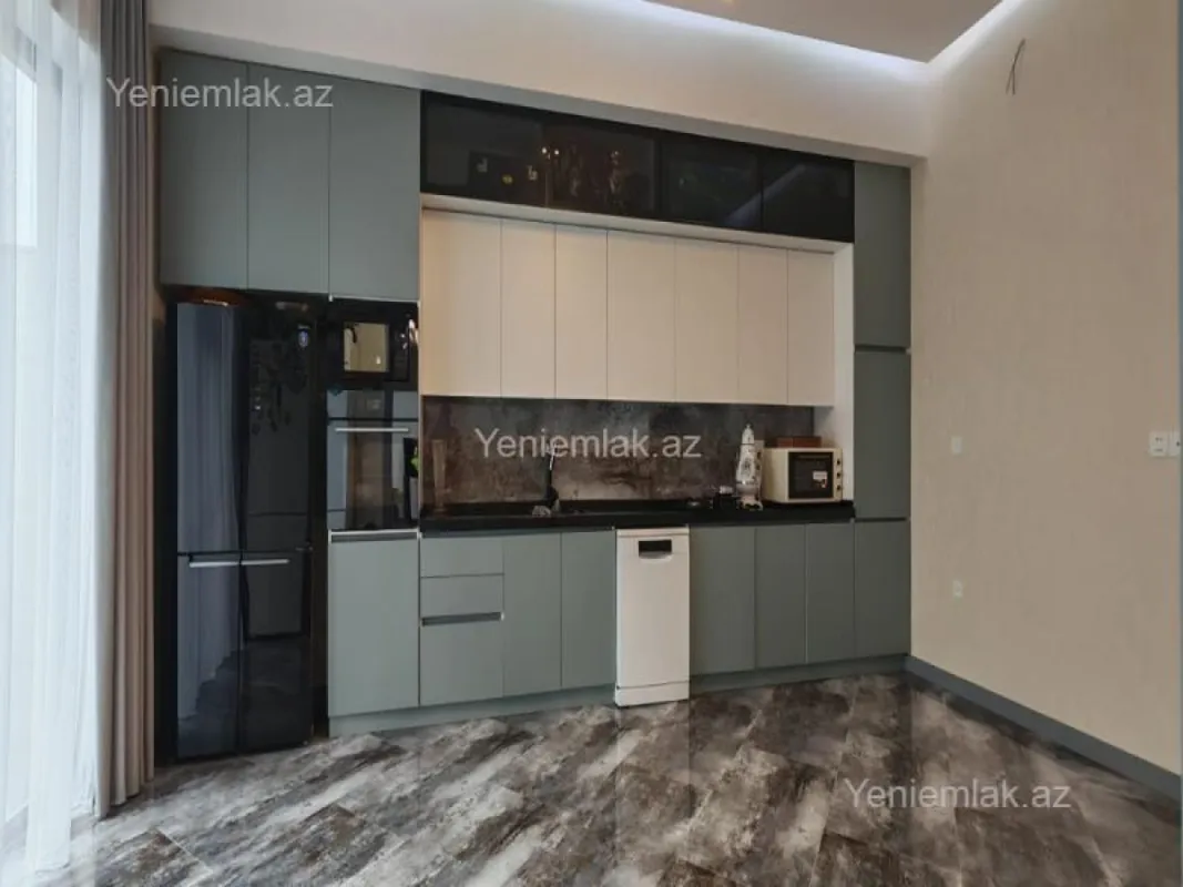 Satılır 4 otaqlı həyət evi 180 m²