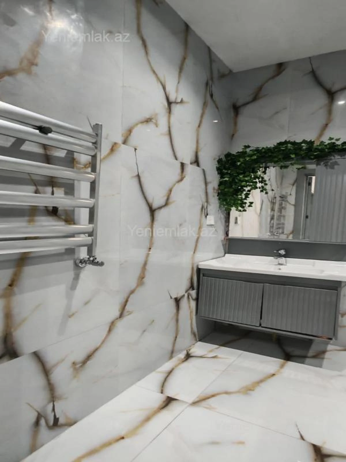 Satılır 4 otaqlı həyət evi 180 m²