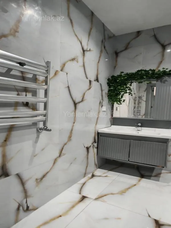 Satılır 4 otaqlı həyət evi 180 m²