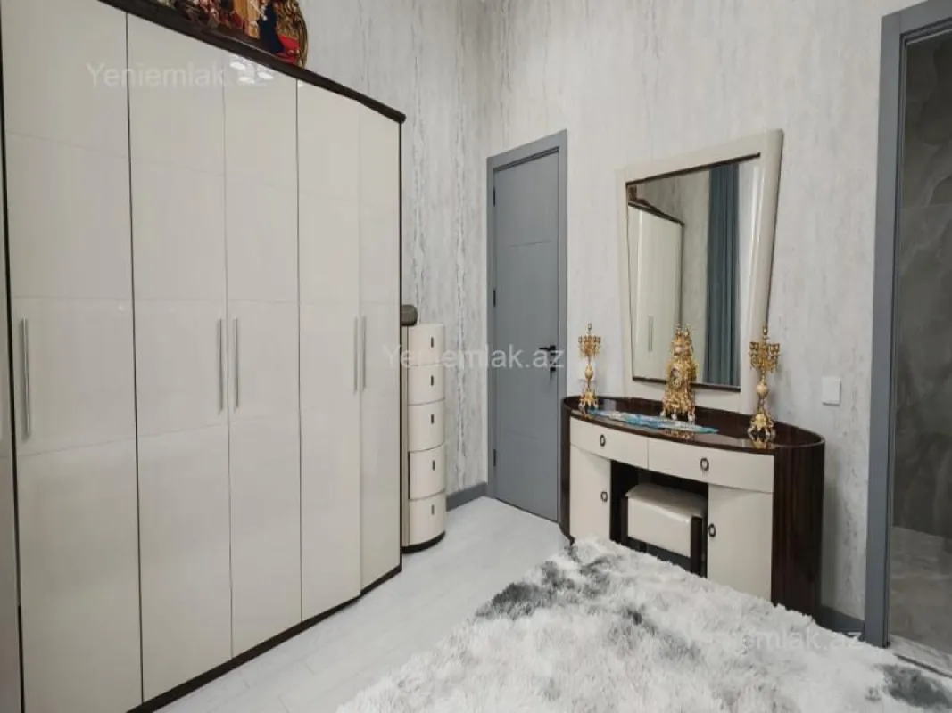Satılır 4 otaqlı həyət evi 180 m²