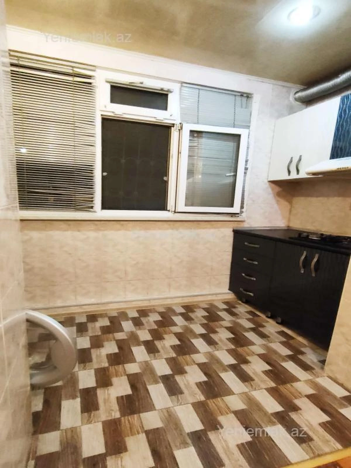 Satılır 3 otaqlı köhnə tikili 65 m²