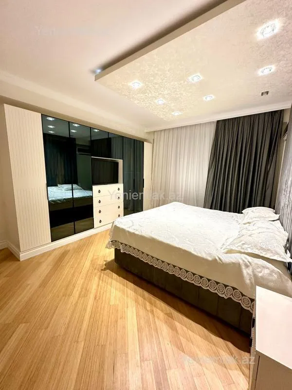 Satılır 3 otaqlı yeni tikili 145 m²