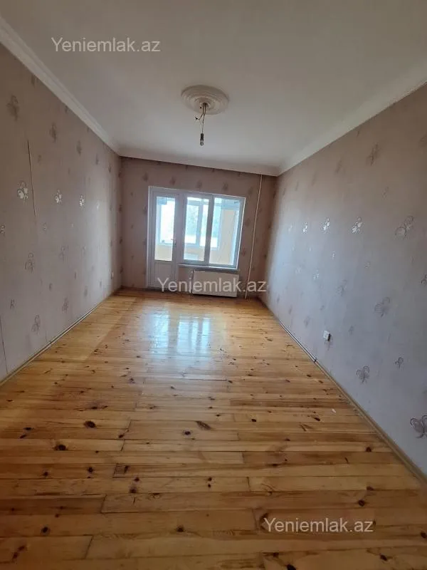 Satılır 2 otaqlı köhnə tikili 65 m²