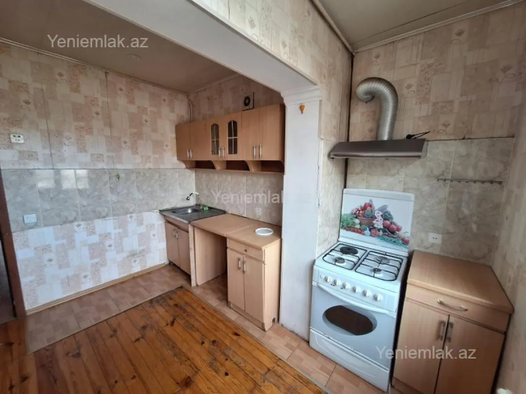 Satılır 2 otaqlı köhnə tikili 65 m²