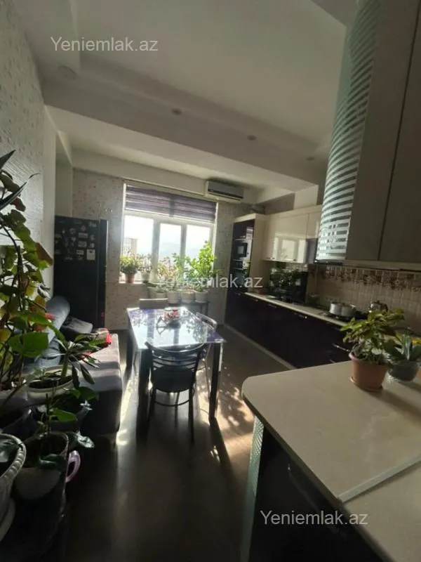 Satılır 4 otaqlı yeni tikili 140 m²
