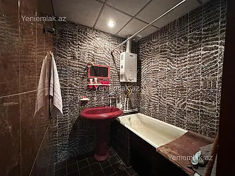 Satılır 2 otaqlı köhnə tikili 67 m²