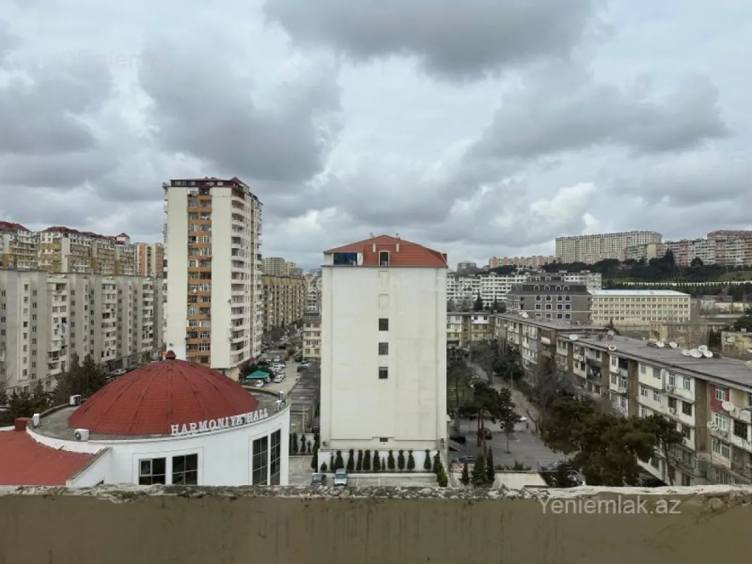 Satılır 2 otaqlı köhnə tikili 67 m²