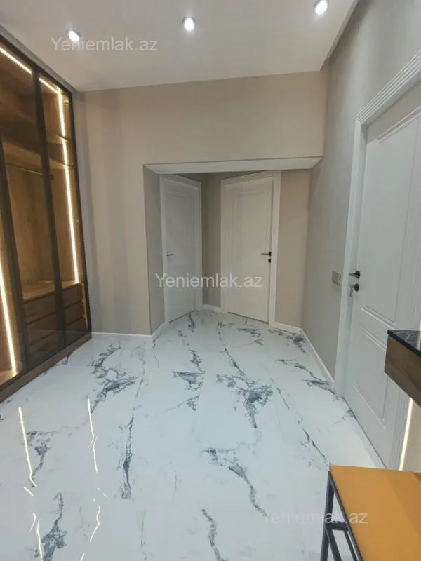 Satılır 2 otaqlı yeni tikili 70 m²