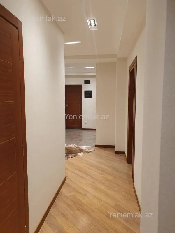 Satılır 4 otaqlı yeni tikili 135 m²