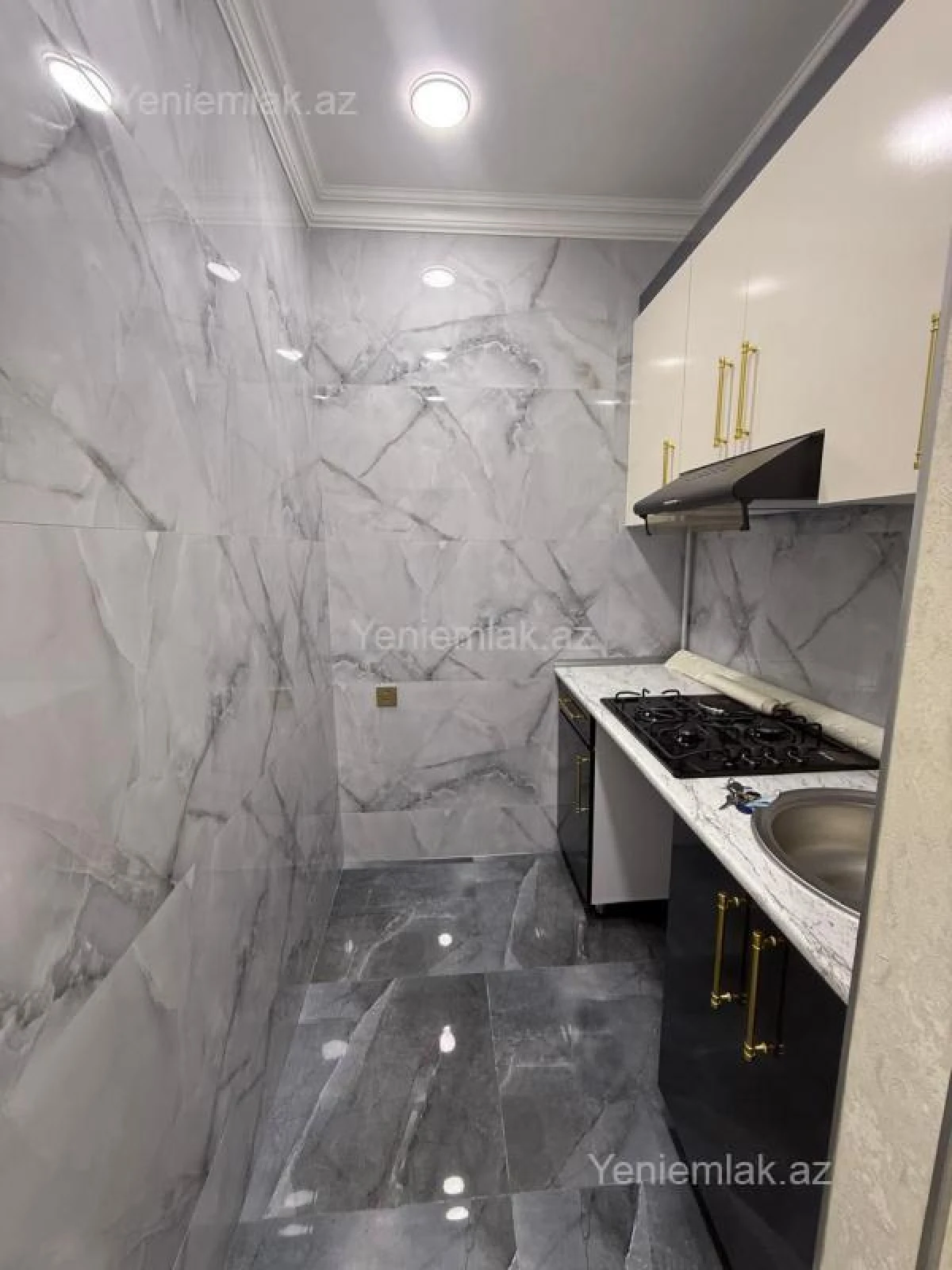 Satılır 2 otaqlı köhnə tikili 45 m²
