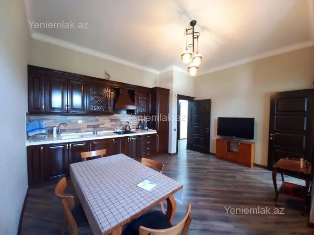 Satılır 5 otaqlı həyət evi 156 m²