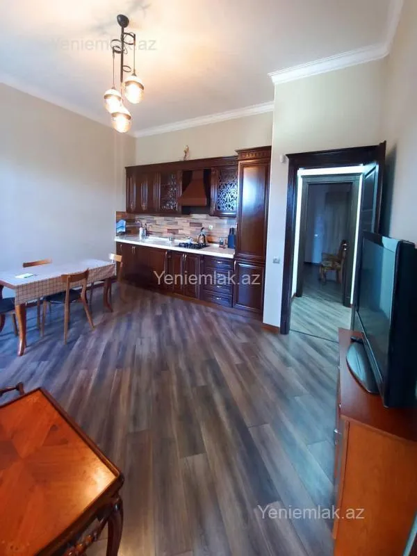 Satılır 5 otaqlı həyət evi 156 m²