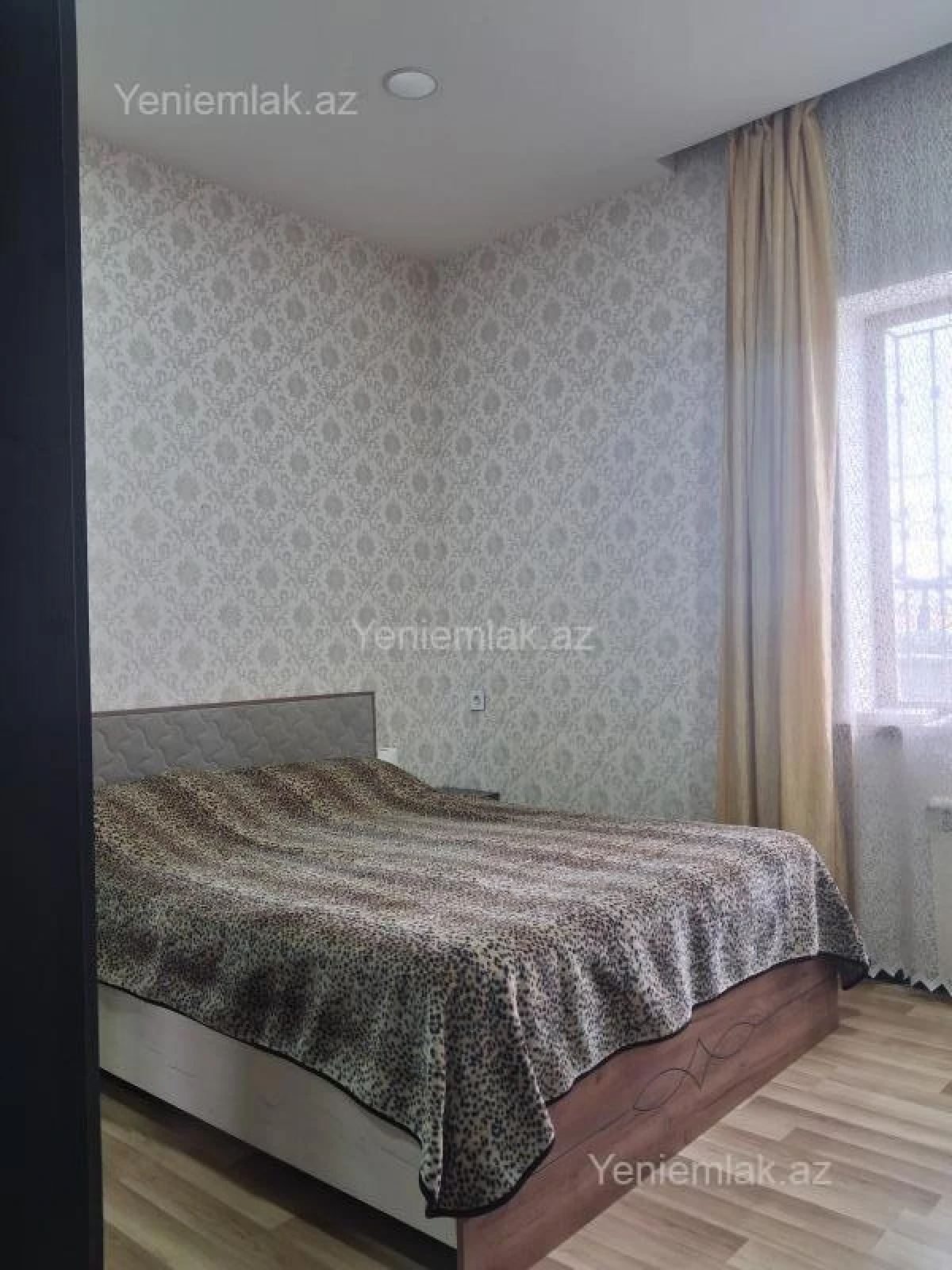 Satılır 5 otaqlı həyət evi 250 m²