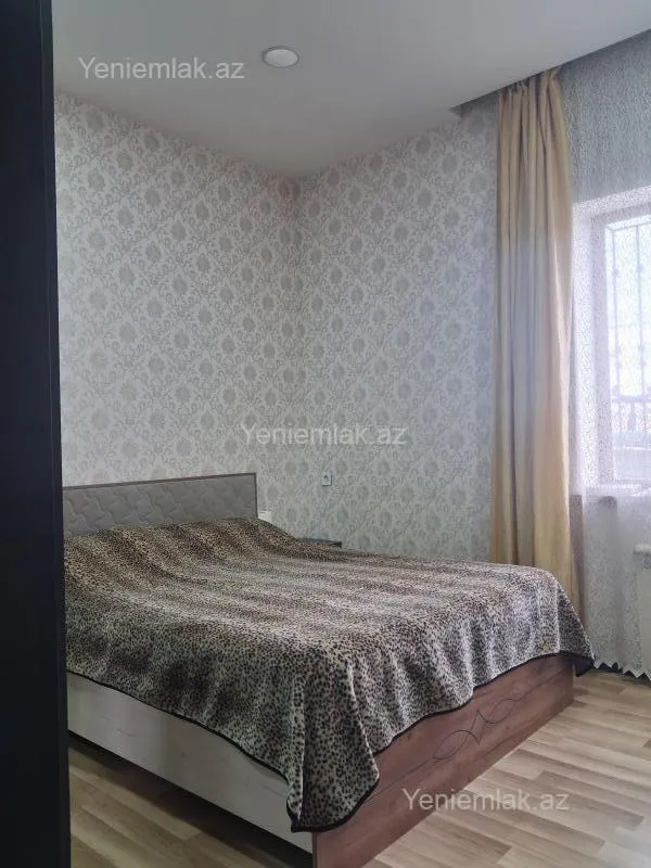 Satılır 5 otaqlı həyət evi 250 m²