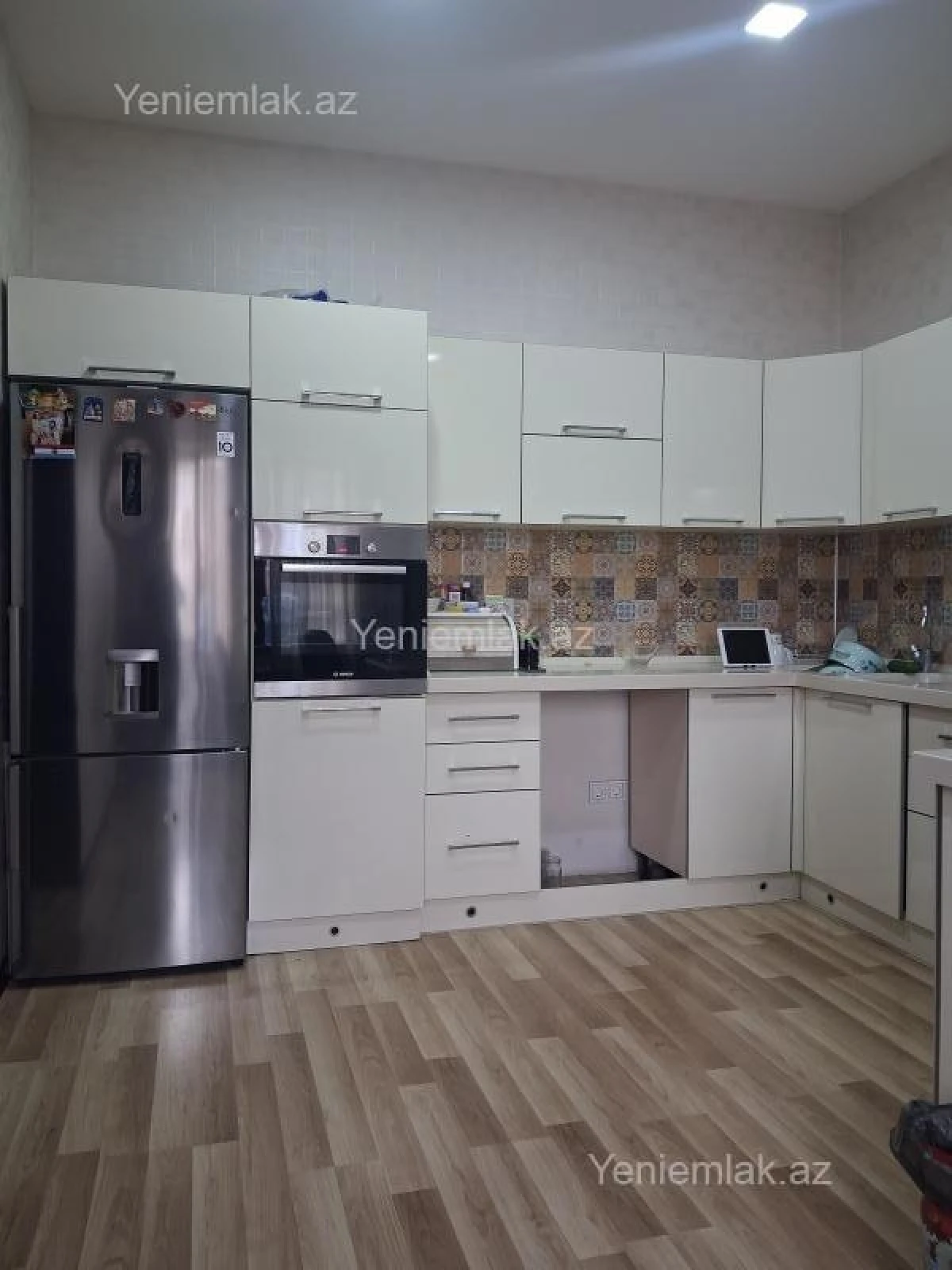 Satılır 5 otaqlı həyət evi 250 m²
