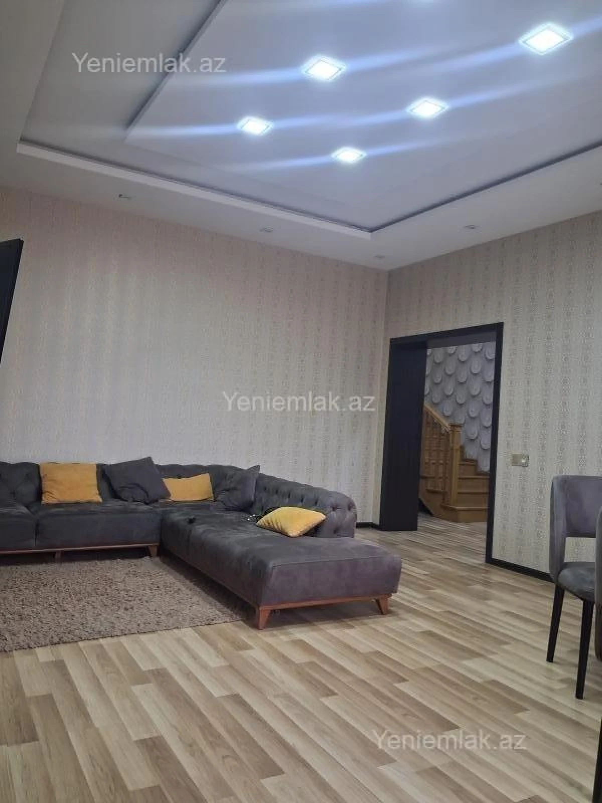 Satılır 5 otaqlı həyət evi 250 m²