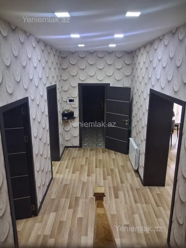 Satılır 5 otaqlı həyət evi 250 m²