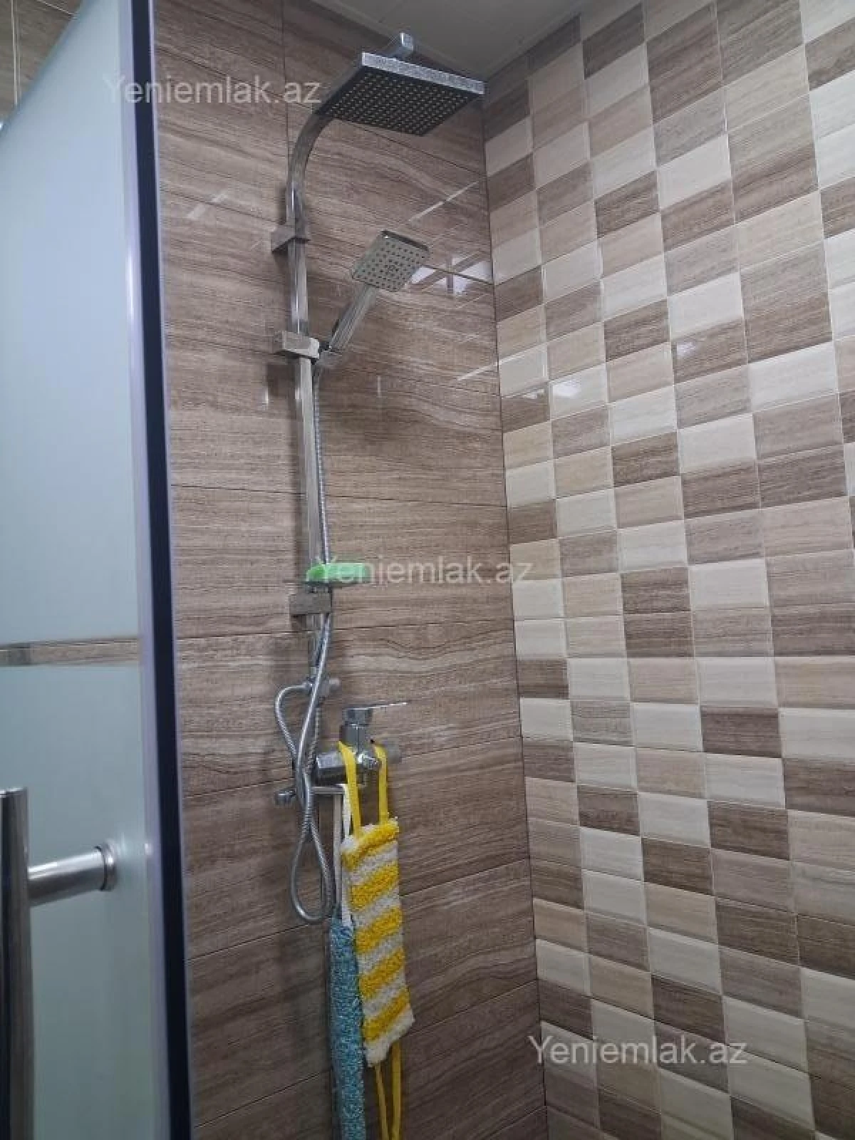 Satılır 5 otaqlı həyət evi 250 m²