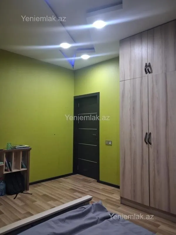 Satılır 5 otaqlı həyət evi 250 m²