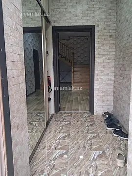 Satılır 5 otaqlı həyət evi 250 m²