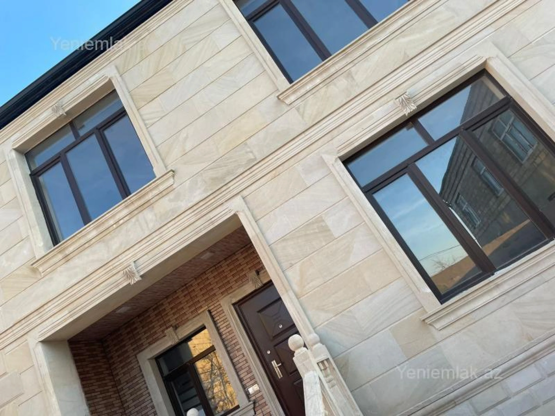 Satılır 4 otaqlı həyət evi 180 m²