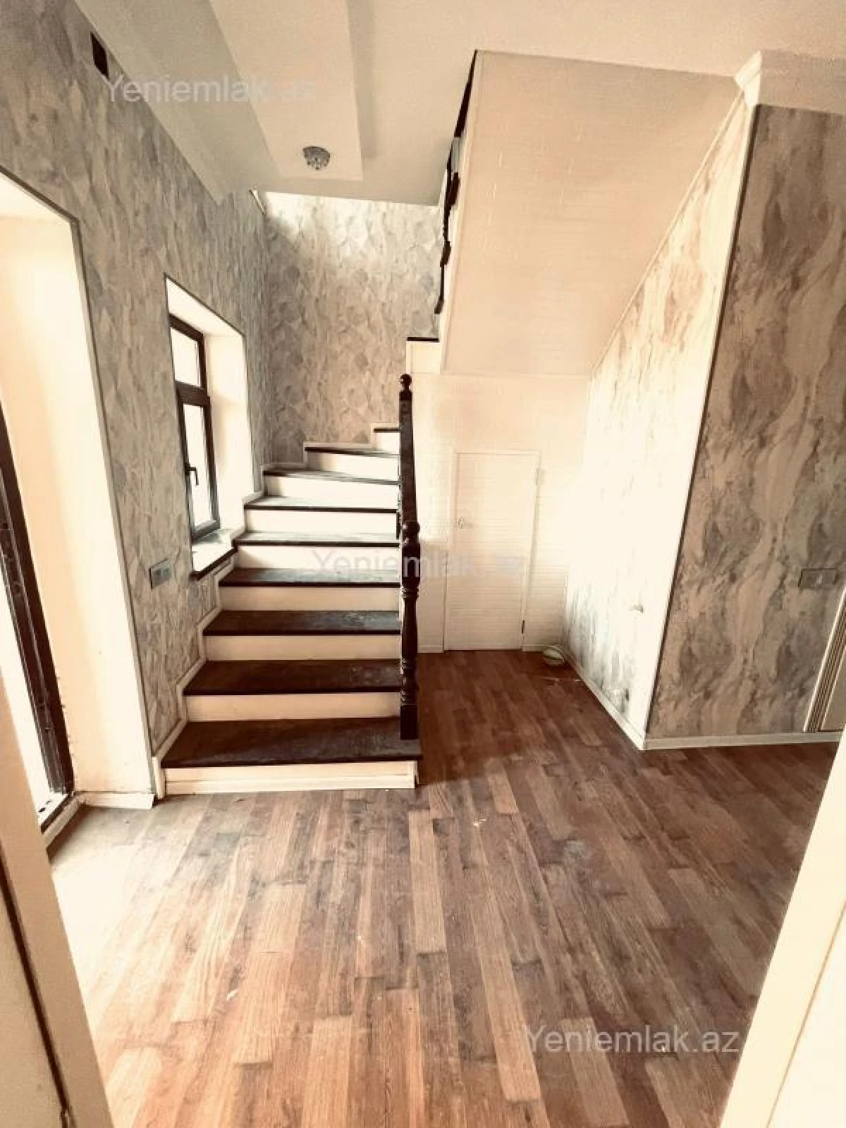 Satılır 4 otaqlı həyət evi 180 m²