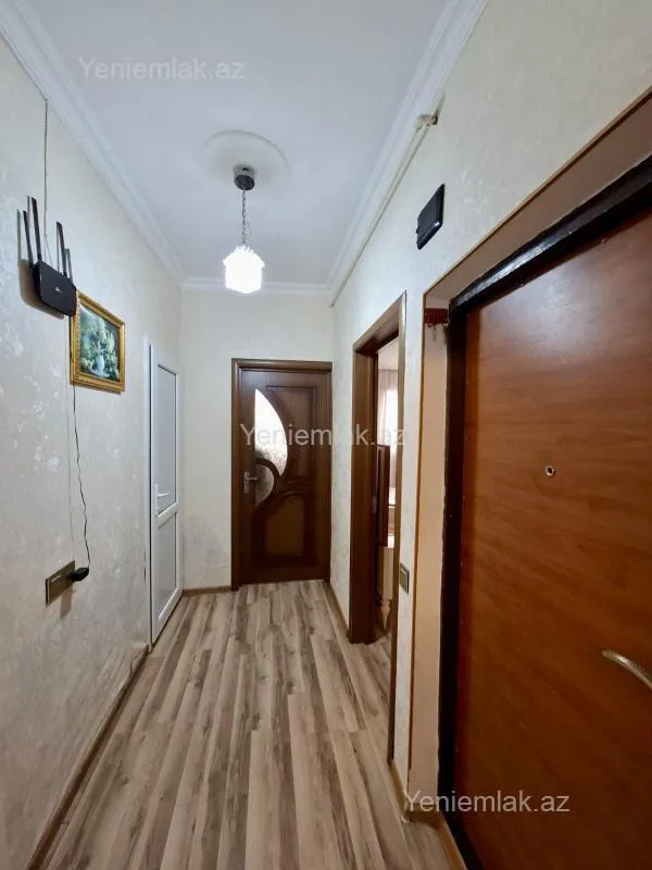 Satılır 2 otaqlı köhnə tikili 65 m²