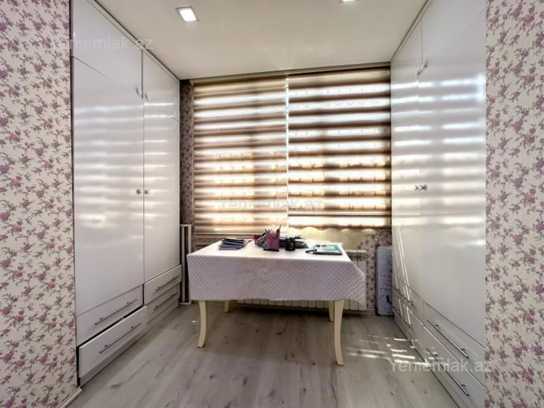 Satılır 3 otaqlı köhnə tikili 70 m²