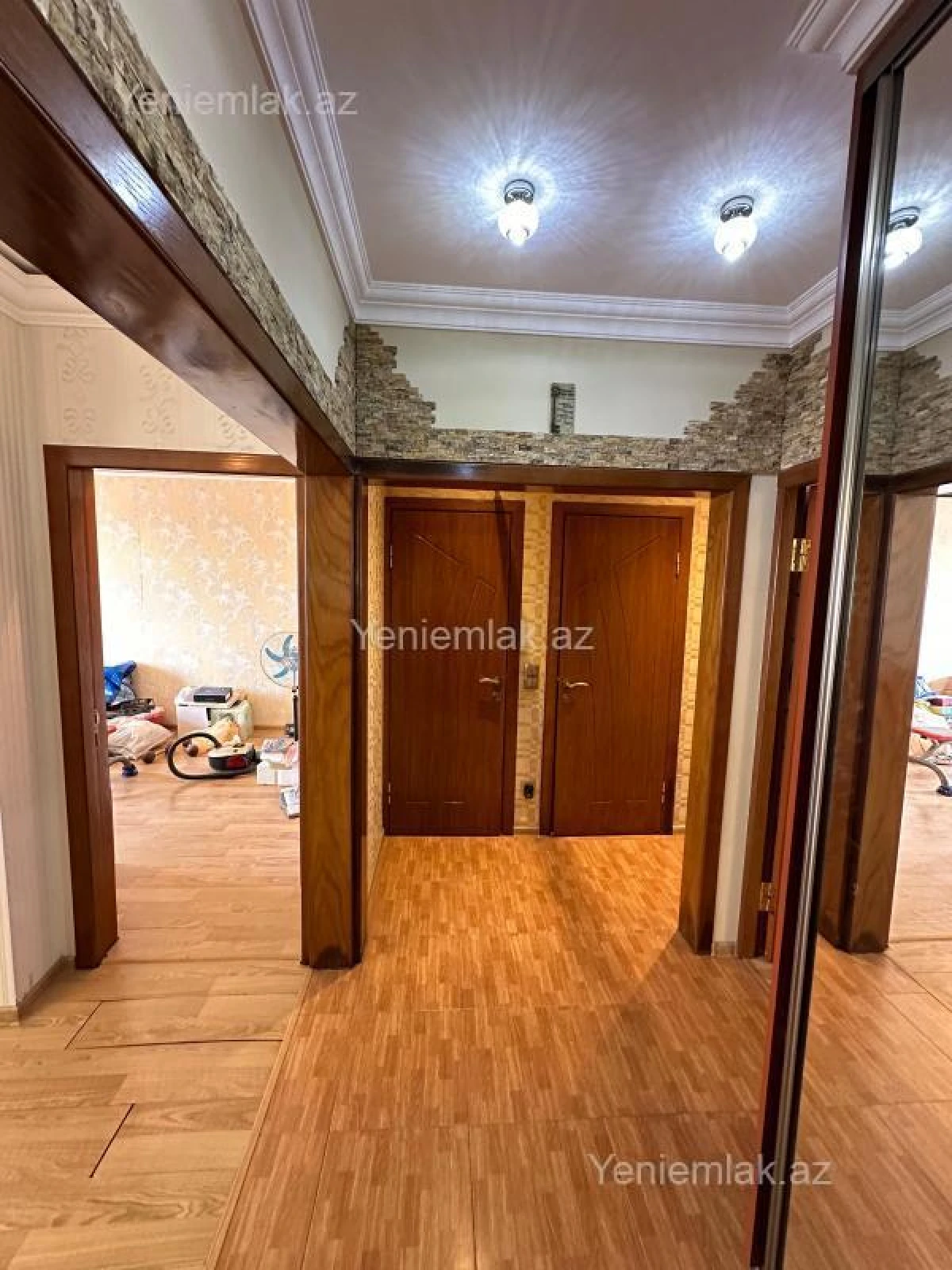 Satılır 3 otaqlı köhnə tikili 78 m²