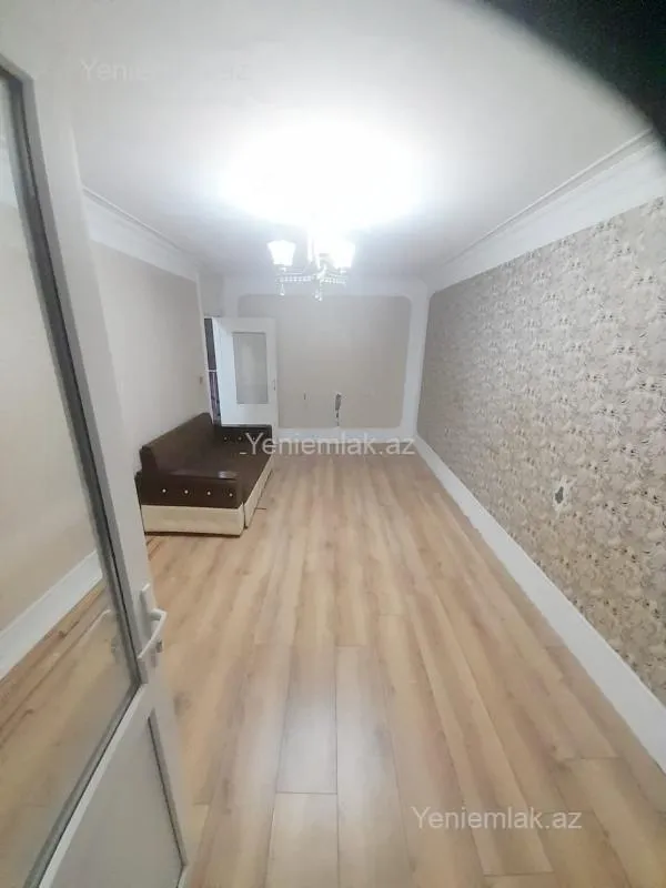 Satılır 1 otaqlı köhnə tikili 30 m²