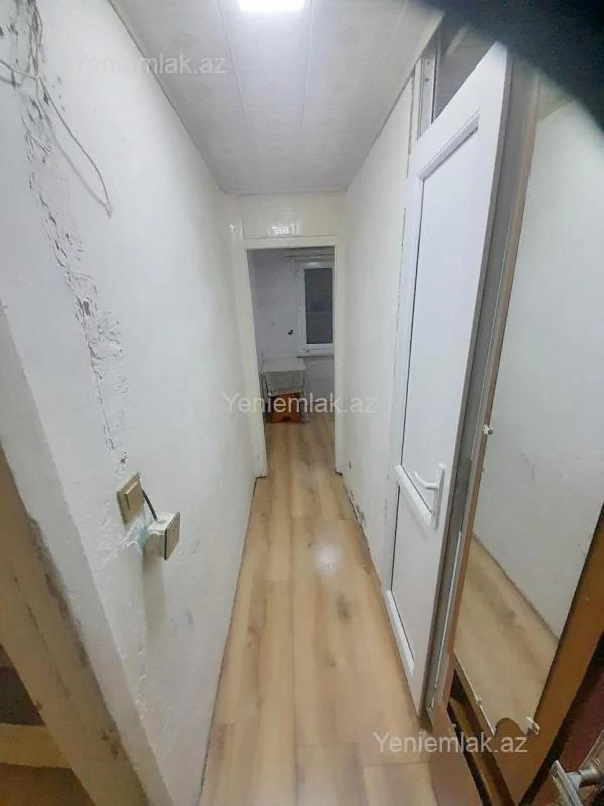 Satılır 1 otaqlı köhnə tikili 30 m²