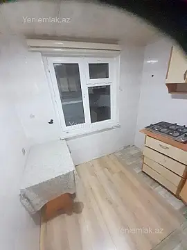 Satılır 1 otaqlı köhnə tikili 30 m²