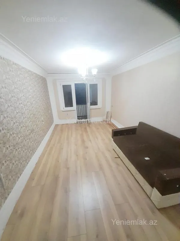 Satılır 1 otaqlı köhnə tikili 30 m²